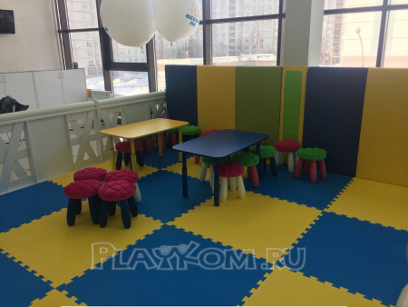 Столик для детского центра с регулируемой высотой