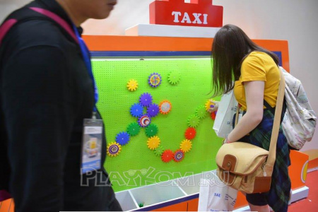 Игровая панель с шестерёнками Такси